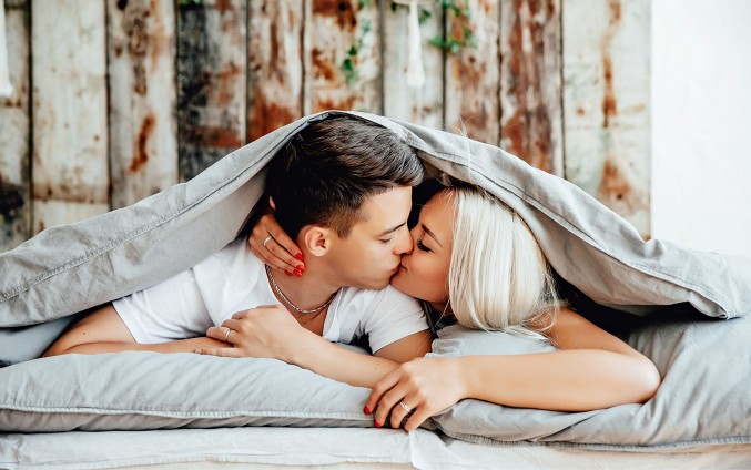 Les jeunes de plus en plus nombreux à chercher des sex-friends